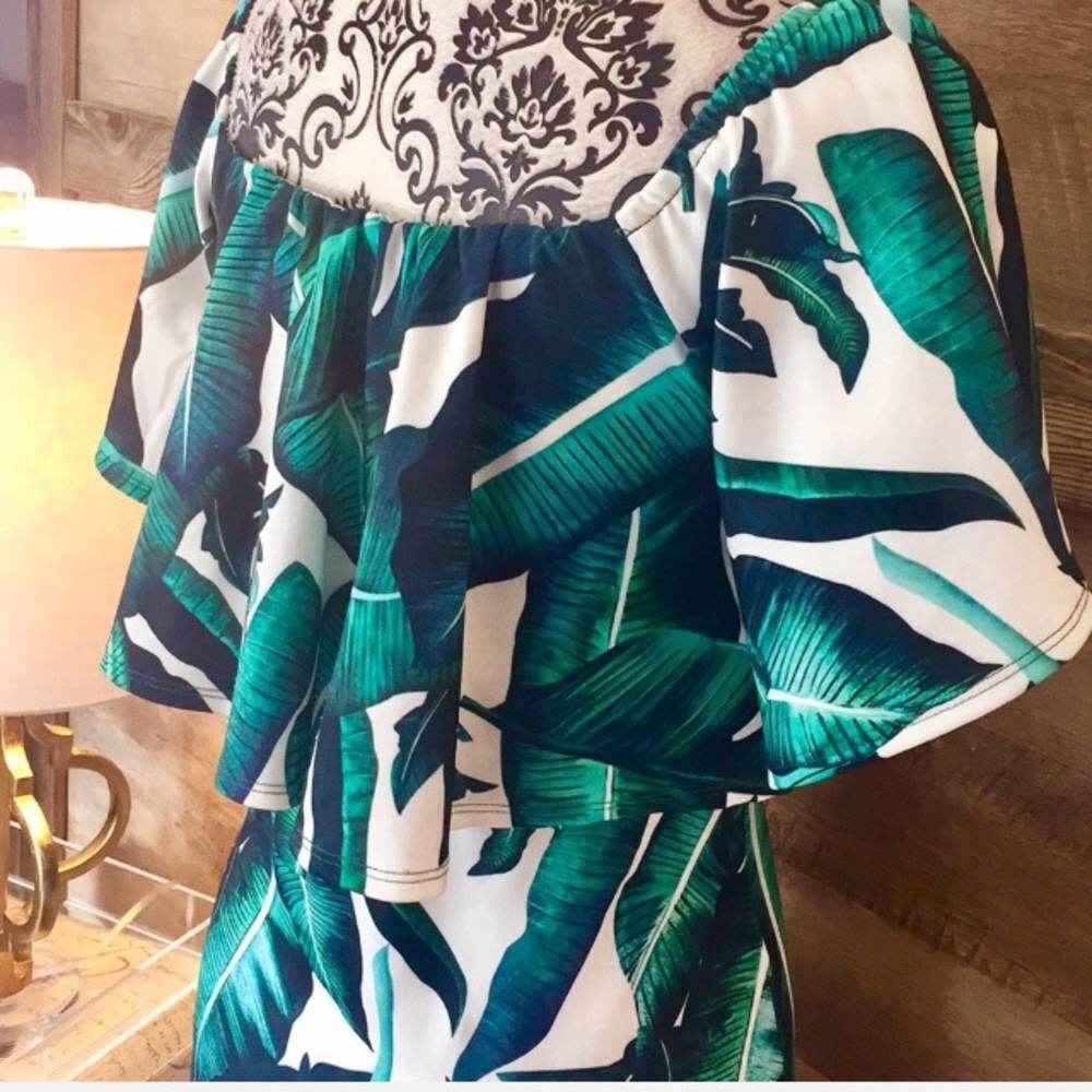 Off The Shoulder Palm Print Dress - Picture 4 of 6